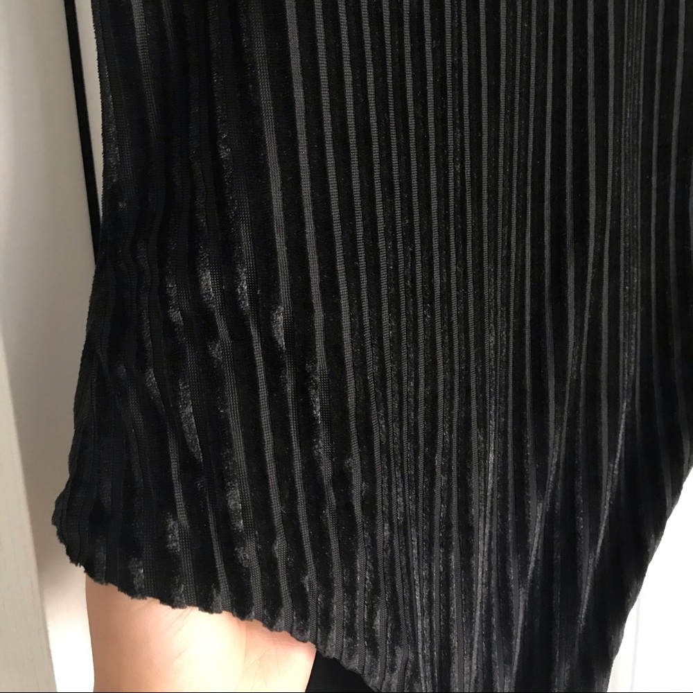 MINKPINK off the shoulder black velvet bodysuit XS - Picture 2 of 8